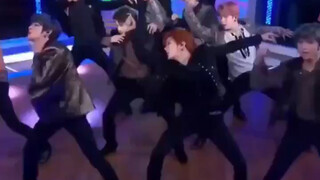 【NCT 127】الجميع باستثناء 1gg مشغولون جدًا لدرجة أنهم خارقون للطبيعة هاهاهاهاهاهاها