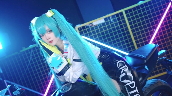 มองคนอื่น? Hatsune ของฉันร้อนไม่พอหรือไม่?