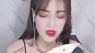 tiếng hát ác tiếng boom