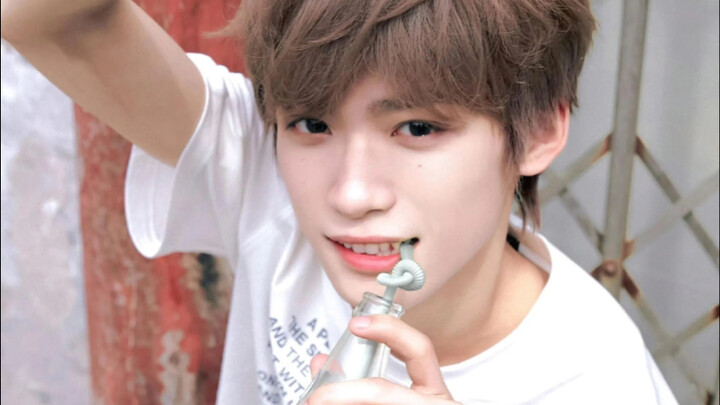 Ziyu nhảy theo bài "Lucifer" và "Sister is So Pretty" Click để xem