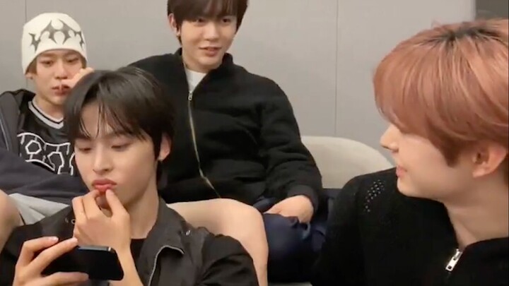 YUSHI: The youngest ones feel invisible… and then RYO beat them up (Weverse 0326)