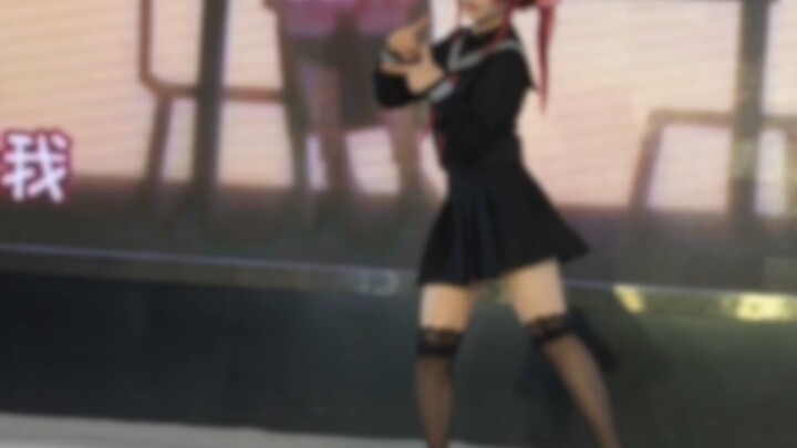 บันทึกครั้งแรกที่นักเรียนมัธยมต้นปีนเวที [สาวสวยไม่มีความผิด]