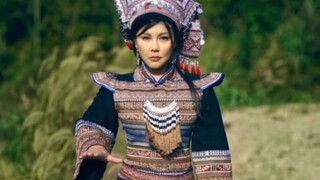 "Inilah yang seharusnya dimiliki oleh negara besar saya, di mana berbagai bunga mekar bersama."