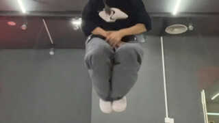 จองกุกยืนอยู่ข้างๆคุณ อย่าทำให้มันยากเกินไปนะ...