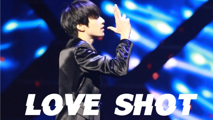 西南最帅十四岁初中生翻跳EXO经典LOVE SHOT!!! 【刘耀文 TF家族音乐会 直拍】