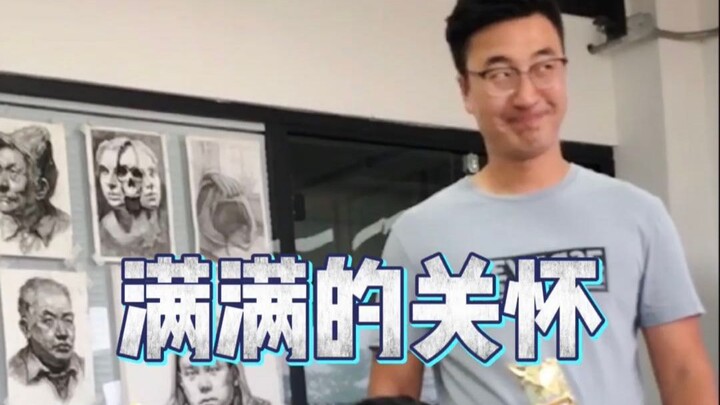 Thầy giáo đã gửi tin nhắn dành cho bạn gái lên nhóm lớp.