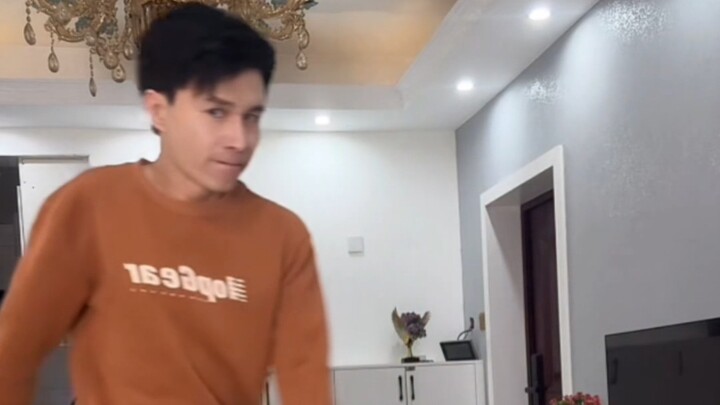 Xin anh Can trình diễn điệu nhảy