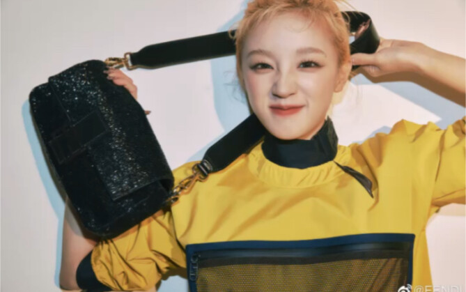 【Song Yuqi】Tantangan Tari Fendi! Si kecil imut yang penuh semangat!!!