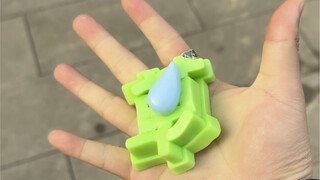 老婆想跟我握手，我不握，我握草～嘿嘿你们喜欢握啥#玩个很新的东西 #解压