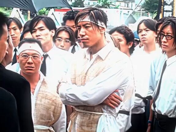 "Sangat jarang Kakak Gagak bersikap begitu sopan, satu-satunya kali dalam cerita utama Bully Boys!"