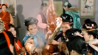 同样是大家闺秀吃鹿肉：新版VS老版，新版专注尬笑