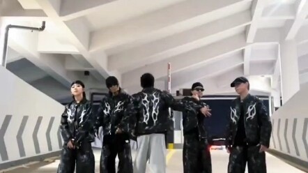 رقصة منسقة O-DOG جينغ وي على أغنية تان جيان تسي "موناليزا"