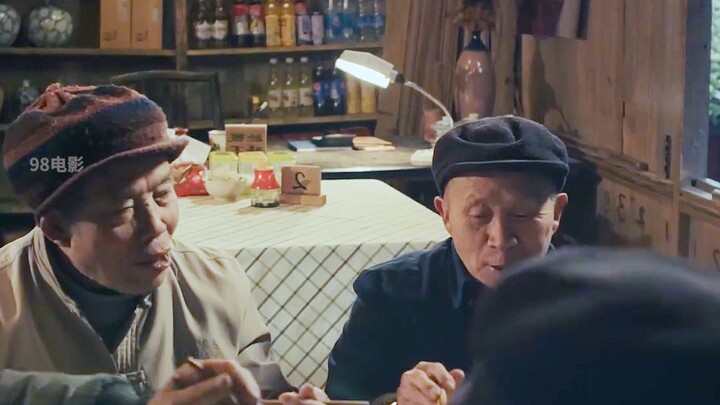 1. Mom Feeds Her Three Kids on Just a Bowl of Plain Noodle Soup