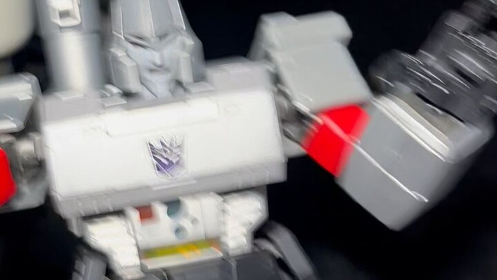 Poor to the point of deformity! The epic war for Cybertron turned into a peace in seconds due to lac