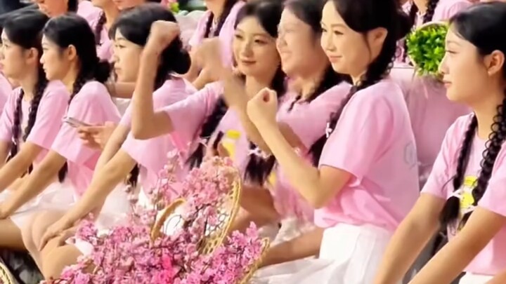Meizhou Cheerleaders (The team, sorry to these young ladies)
