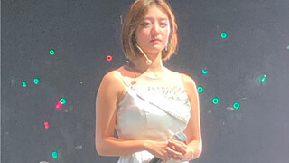 จีฮโยเห็นทะเลแสงไฟสีเชียร์ของมินะแล้วร้องไห้ จองยอนปลอบเธอ