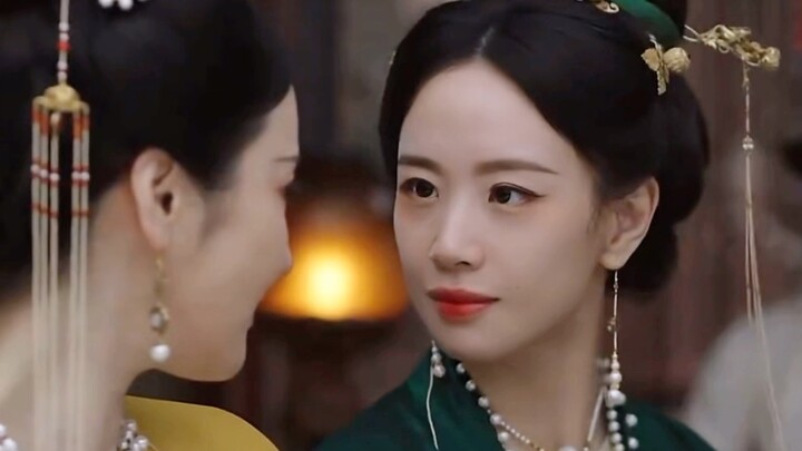 لماذا تُغَطّي أذنيك؟ أنا سأمزّق أفواههم إربًا!