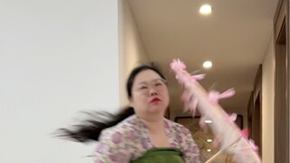 My dancing has already conquered my husband! He is so fascinated by me~ #dance #classicaldance #danc