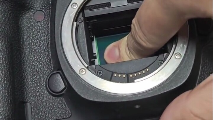 A video that makes photographers shiver just by watching it