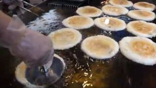 แพนเค้กเกาหลีที่มีชื่อเสียง โฮต๊อกขนาดใหญ่ที่มีขายวันละ 2,000 ชิ้น