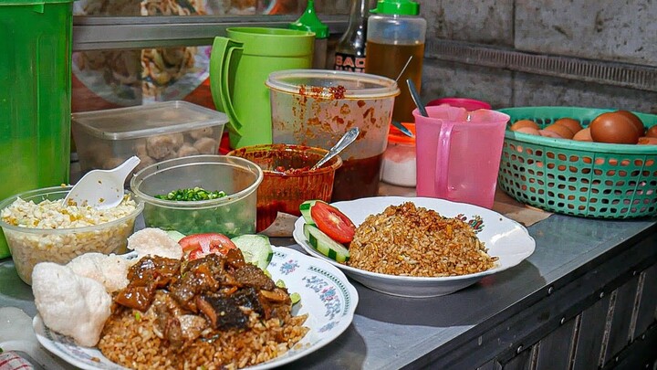 SEPORSI CUMA 14.000!!! NASI GORENG BABAT GEROBAKAN PALING ENAK - Kuliner Gresik