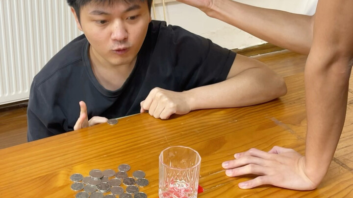 Hurry up and call your friends to watch the coin-toss challenge!