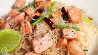 หมี่ผัดแซลมอนพริกแห้ง เมนูใหม่อร่อยประโยชน์เยอะ | ครัวอร่อยมาก