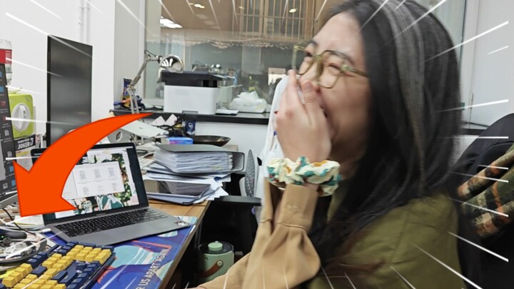 Can you show me the treasures on your desk?