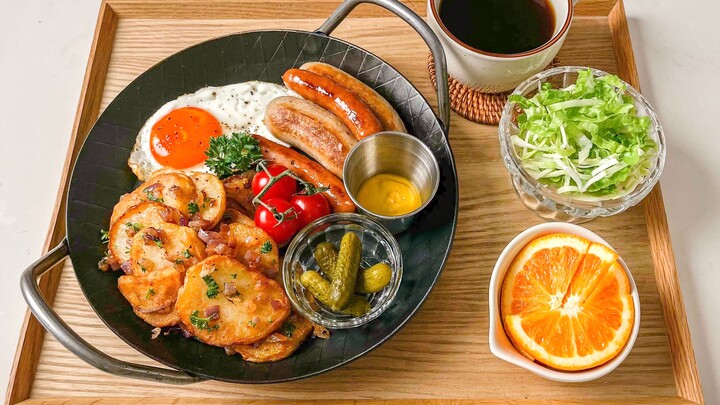 【carolehuyaya】German-style Pan-Fried Potatoes and Sausage: A Hearty Brunch Platter