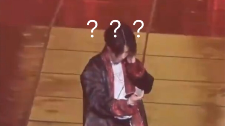 เมื่อไมค์ของฮันจีซองเกิดปัญหาระหว่างคอนเสิร์ต...