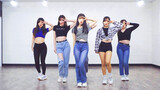 Dance cover - (G)I-DLE- Luv U - in front of a mirror