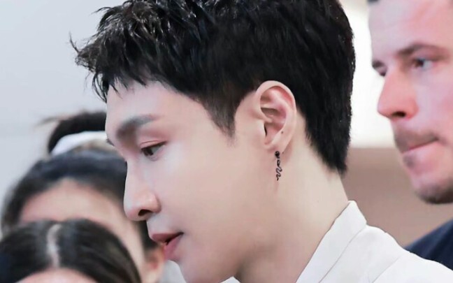 [Trương Nghệ Hưng] Có rất nhiều điều bạn không biết, nhưng không có nghĩa là anh ấy chưa từng làm! B