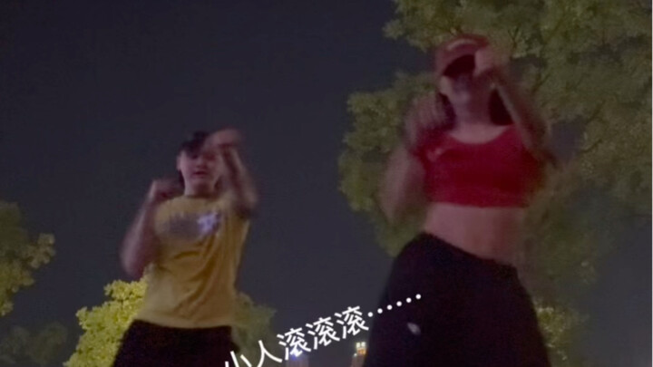 حتى يوم بدرجة حرارة 40 درجة لا يمكنه منع "القبيحين" من إثارة المشاكل 😝🤡👺👹👾👻🤖🎃 (هذا للحافلة الأخيرة)
