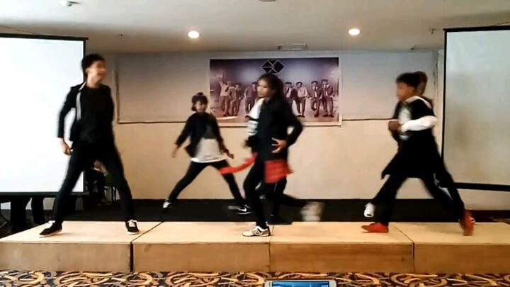 Dance cover ( EXO - WOLF )