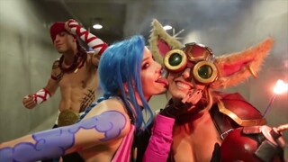 LEAGUE OF LEGENDS COSPLAY