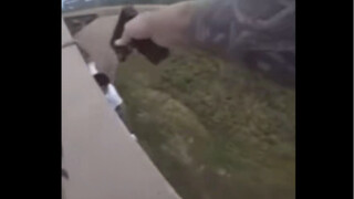 Aku bilang berbaring, dengar nggak?