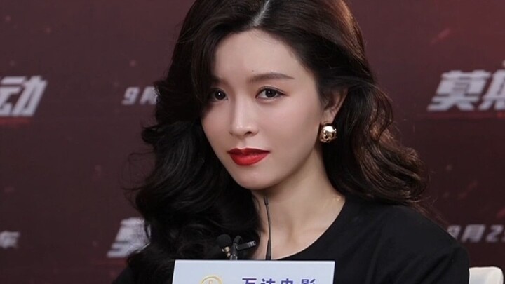 Văn Vĩnh San diễn lại lời thoại trong bộ phim "Hành động Moskva", ai mà không thấy bối rối chứ!