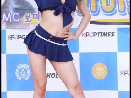 เกิร์ลกรุ๊ปเกาหลี GirlCrush โพมี