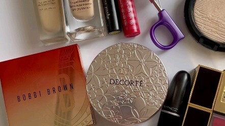 Seseorang yang sudah berkecimpung di dunia makeup selama bertahun-tahun memberi tahu Anda: tak perlu