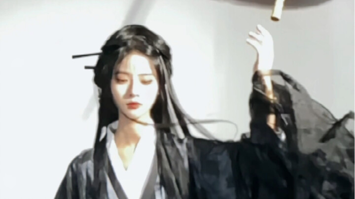 不应有恨，何事长向别时圆