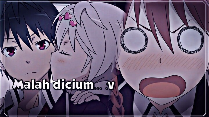 Disuruh ngejahu, Tapi malah makin deket dan di cium...