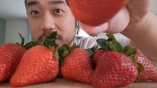 ASMR SWEET & JUICY STRAWBERRIES🍓