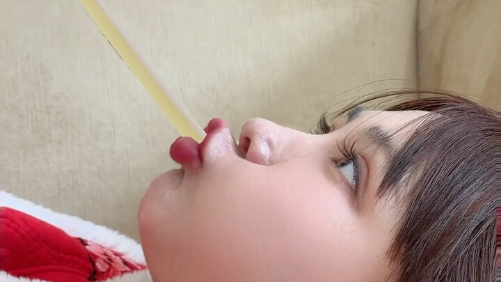 Ai cũng nói nuôi con để phòng khi tuổi già, nhưng nuôi mèo cũng được đấy!