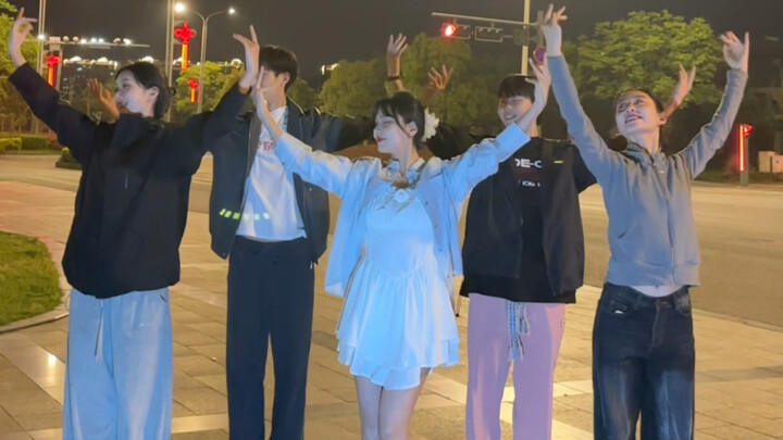 ทำนองเพลงที่ร่าเริง เหมือนกับว่าฉันได้กลับไปในฤดูหนาวนั้นอีกครั้ง🥹