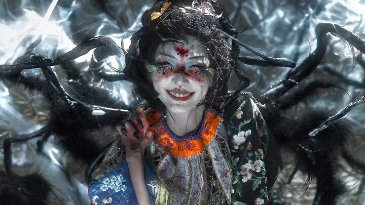 “Aku akan membungkusmu lapis… lapis… sampai rapat… dan menikmatinya perlahan.” Kita punya jagat mito