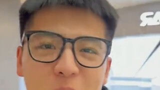 东北男友真的开口就是段子。男子问对象记不记得一部动画，形容角色的过程简直了……网友：说得好像在东北拍的似的