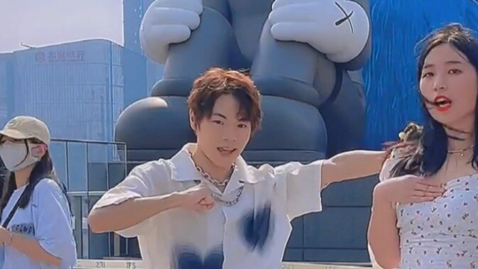 HyunA danced on the rooftop of Changsha IFS!!! A large-scale social death scene!!! [Pingpong] Kim Hy