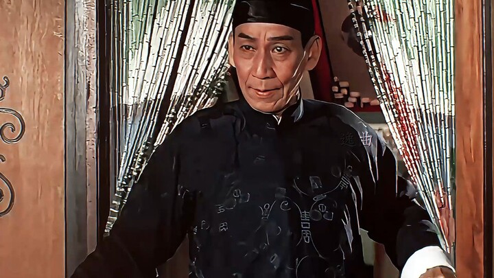 “向你走来的是香港武打片鼻祖 在世黄飞鸿 一生为国为民 真正的侠之大者 爱国艺人 关德兴”