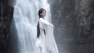 八百里曼珠沙华，延绵流潋，碧落黄泉