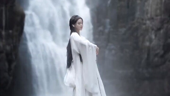 八百里曼珠沙华，延绵流潋，碧落黄泉